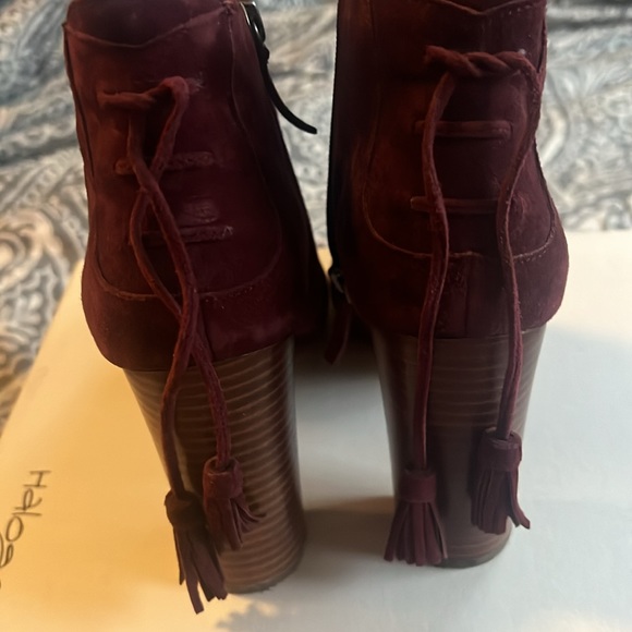 Halogen - Picture 2 of 5